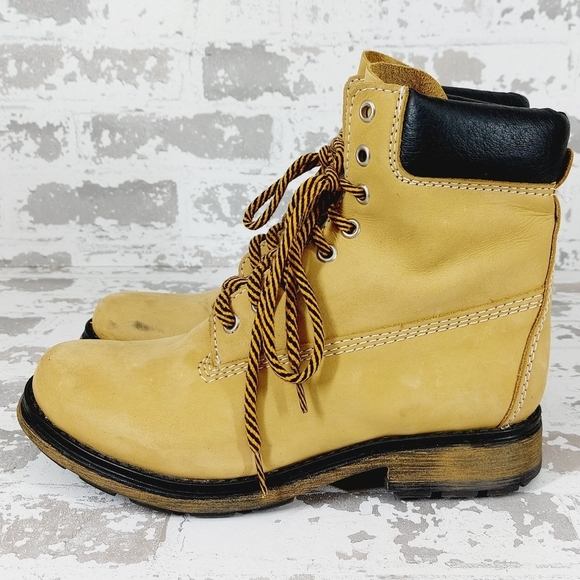 Steve Madden Pasa Tan Wheat Nubuck Lace Up Lug Sole Work Boots T272 - Picture 1 of 9